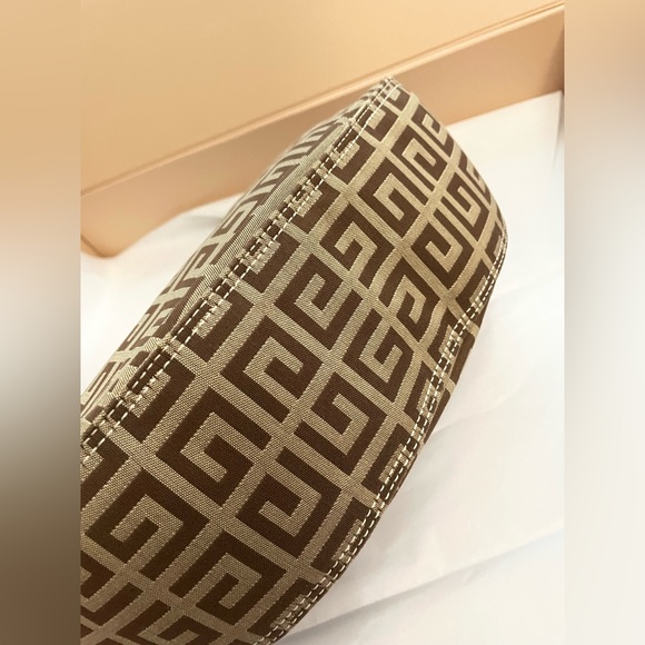 SoldâAuthentic GIVENCHY Cut Monogram Shoulder Bag - Picture 7 of 16